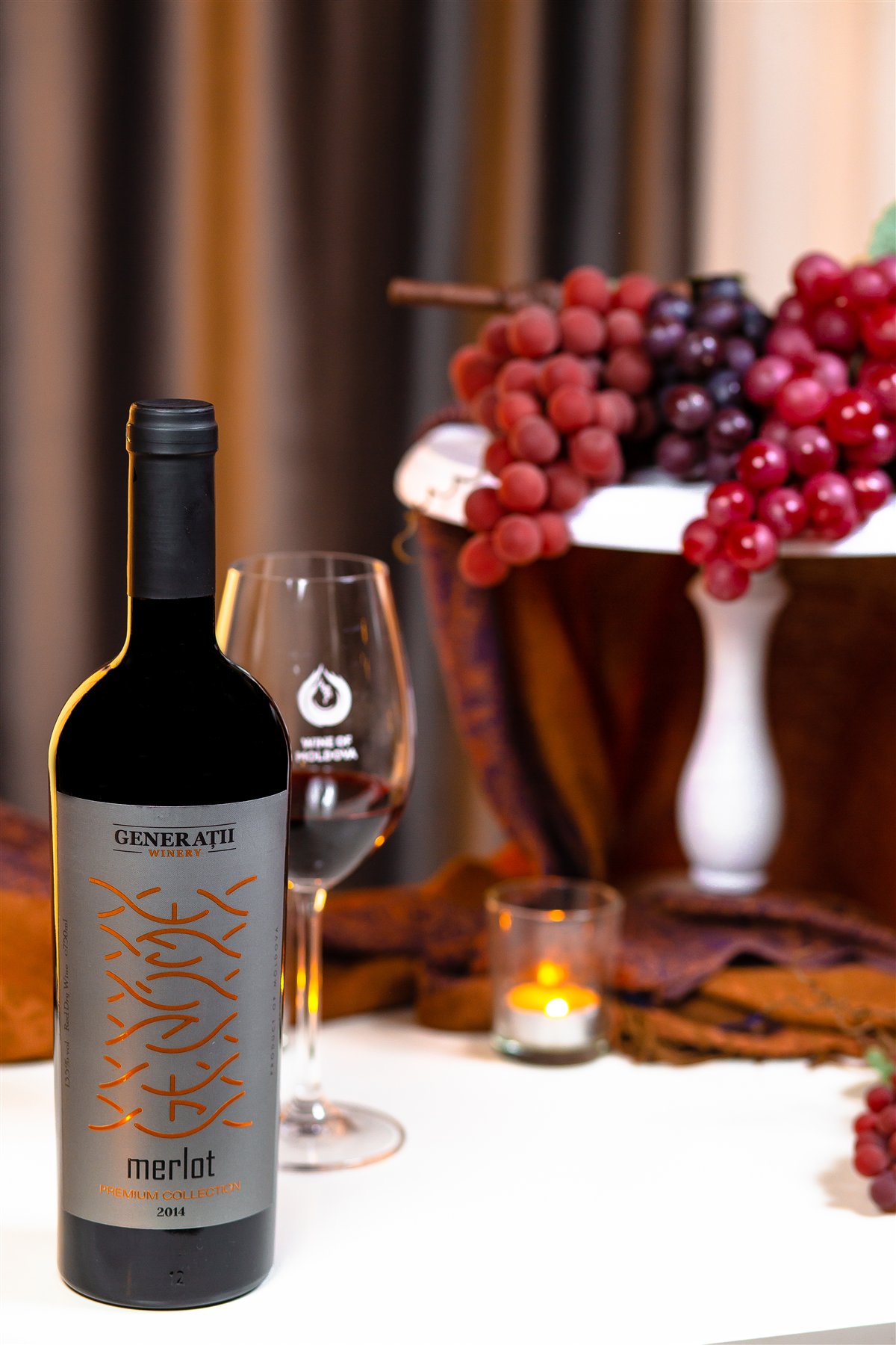 2014 Generatii Merlot bottle with vertical DNA symbol